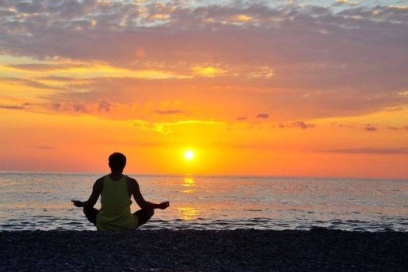 Meditasi: Jembatan Spiritual dalam Berbagai Agama