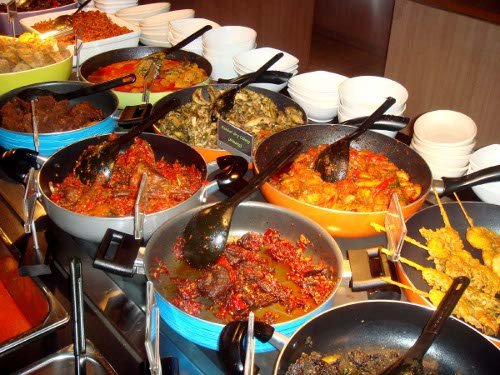 Menggali Kelezatan Nusantara: Resep Masakan Indonesia yang Mudah Dicoba di Rumah