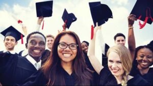 Menggapai Dunia: Keuntungan Kuliah di Luar Negeri yang Transformasional