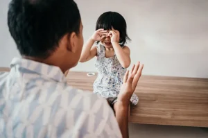 Di Balik Tangan Besi: Menelisik Dampak Pola Asuh Otoriter pada Perkembangan Anak