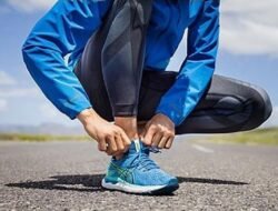 Revolusi di Kaki: Menjelajahi Dunia Sepatu Lari dengan Sensor Canggih