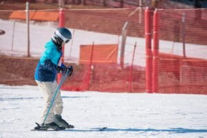 Teknik Dasar Ski untuk Pemula: Panduan Lengkap Menuju Kaki Gunung yang Menyenangkan
