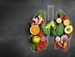 Cara Alami Mengatasi Masalah Pencernaan Dengan Mengonsumsi Buah Dan Sayuran Hijau Segar